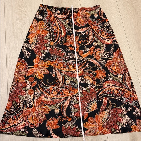 Vince Camuto Floral A-Line Skirt - Black and Orange - Picture 6 of 7